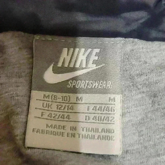 Boys nike white/black/Grey zip up rain jacket - Picture 3 of 4